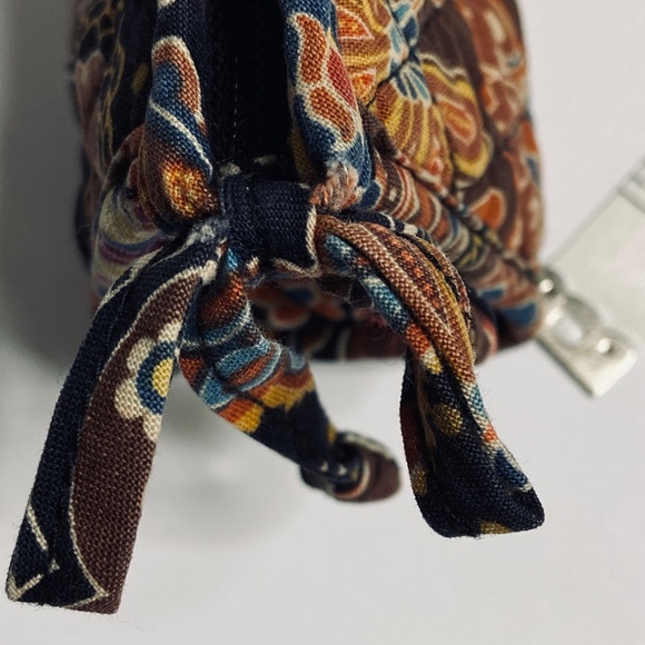 $5 when Bundled with 2 other items. 
Lot of 2 -Vera Bradley Kensington Pattern - Picture 2 of 14